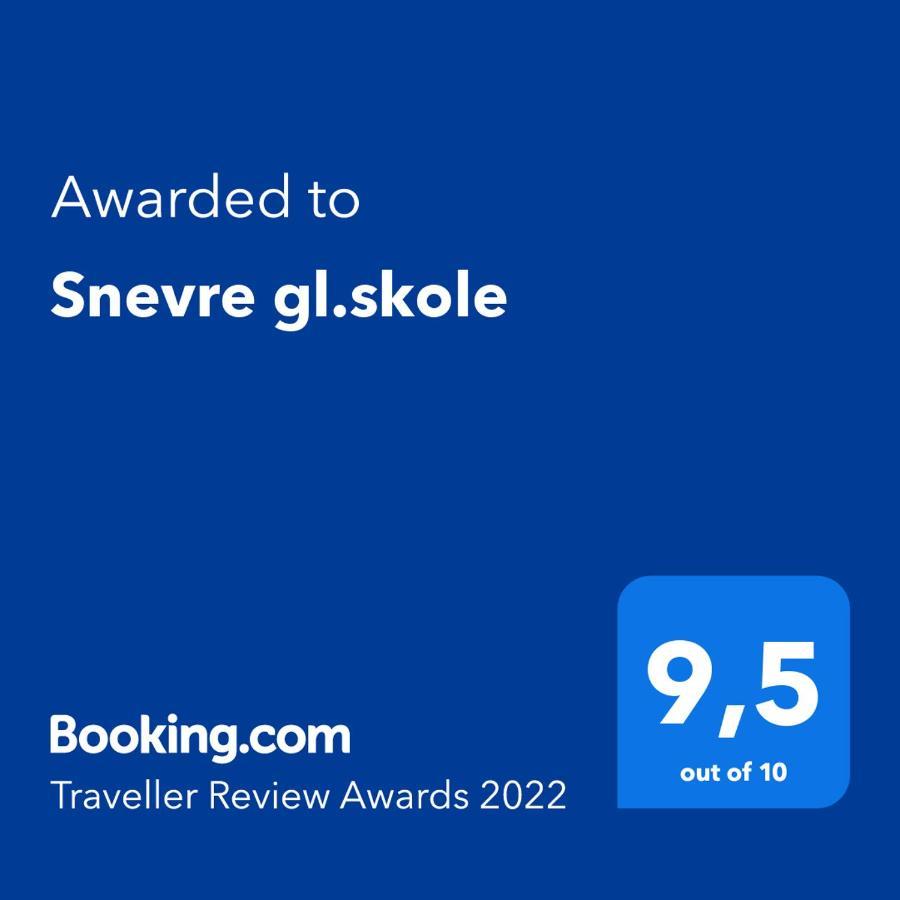 Отель Snevre Gl.Skole Йёрринг Экстерьер фото